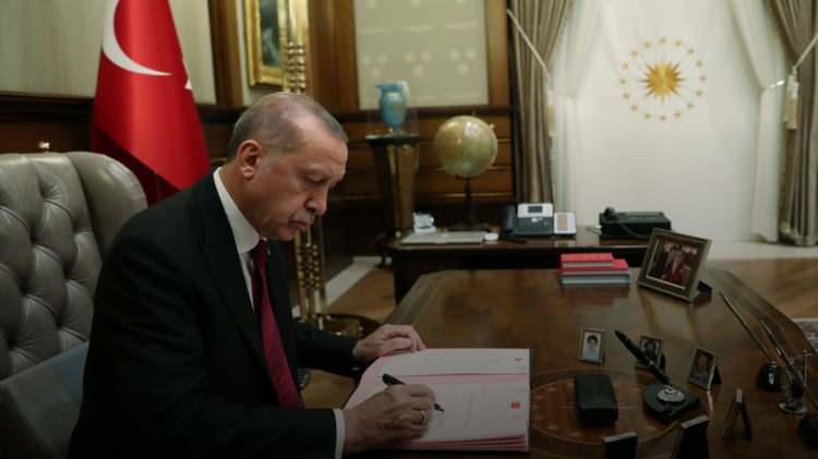 <p>Cumhurbaşkanı Recep Tayyip Erdoğan'ın imzasıyla yayımlanan kararlara göre kaymakamlar ile vali yardımcılarının yeni görev yerleri belli oldu.</p>
