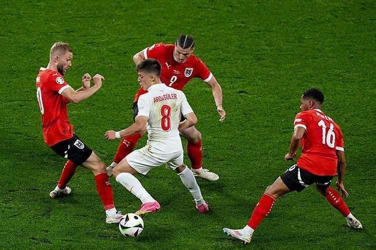 <p>Bir sonraki galeriye göz atın<br />
<br />
<br />
<br />
Çeyrek final 'ilkler'le geldi</p>