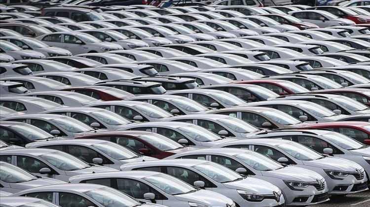 <p>Bayramın ardından araç piyasasındaki durumla ilgili açıklamalarda bulunan Motorlu Araç Satıcıları Federasyonu(MASFED) Başkanı Aydın Erkoç da Türkiye’de asıl sorunun sıfır otomobiller değil trafikte dolaşan 20 yaş üstü araçlar olduğunu belirterek, bu araçlar trafikten kaldırılmadan sıfır araçla ilgili beklenen seviyelere gelinemeyeceğini söyledi. </p>
<p> </p>