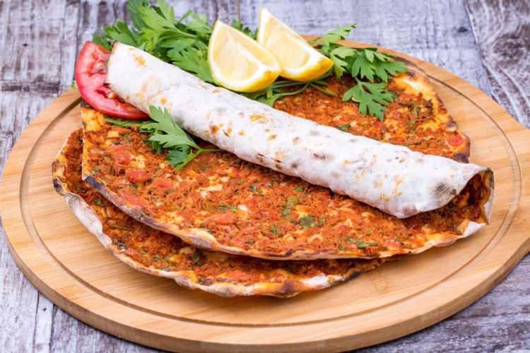 <p>Lahmacun</p>
