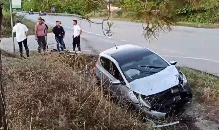 <p><strong>Kazada Zelal Işıl Özdemir ve otomobilde bulunan Enes Batur ile C.E. yönetimindeki otomobilde bulunan 2 kişi yaralandı.</strong></p>

<p> </p>
