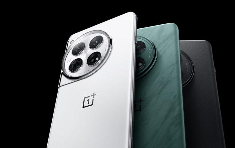 <p><span style="color:#B22222"><strong>9) ONEPLUS 12</strong></span></p>