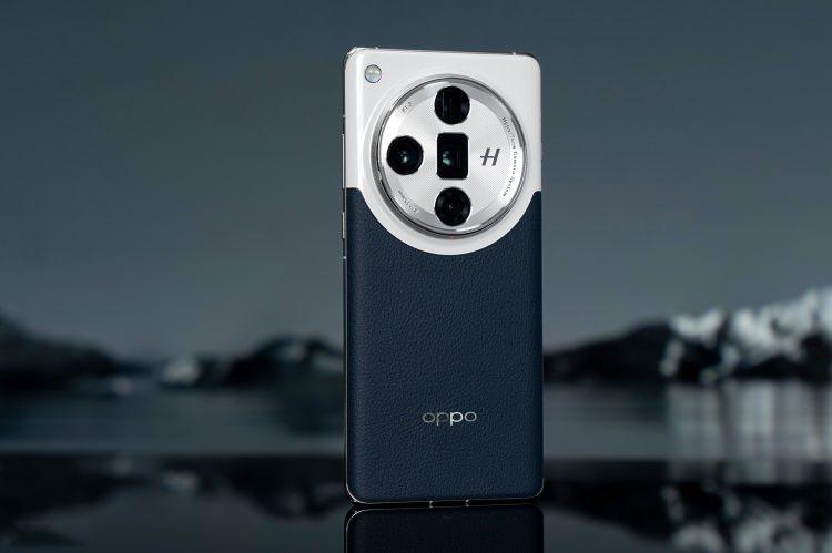 <p><span style="color:#B22222"><strong>2) OPPO FIND X7</strong></span></p>