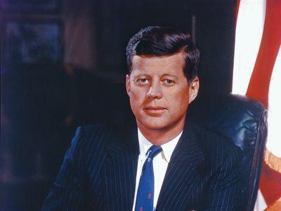 <p>John F. Kennedy<br />
<br />
ABD'de ölümle sonuçlanan son suikast ise Kasım 1963'te 25. ABD Başkanı John F. Kennedy'ye düzenlendi.</p>
