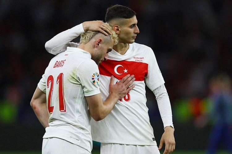 <p>EURO 2024'te Gürcistan'a attığı gol ilk haftanın en güzel golü seçilen Mert Müldür de dikkat çeken isimlerden biri oldu.</p>
