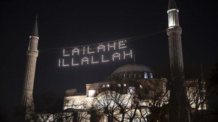 <p>Ayasofya'nın Diyanet İşleri Başkanlığına devredilerek ibadete açılmasına ilişkin Cumhurbaşkanı Kararı Resmi Gazete'nin mükerrer sayısında yayımlandı.</p>

<p> </p>

<p> </p>
