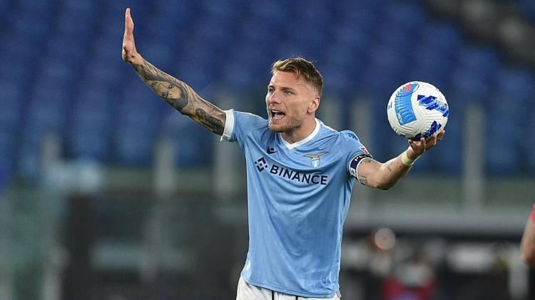 <p>Immobile, Lazio'da bir Coppa Italia ve iki Supercoppa Italiana şampiyonluğu kazandı ve kulübün tüm zamanlardaki en golcü oyuncusu oldu.</p>
