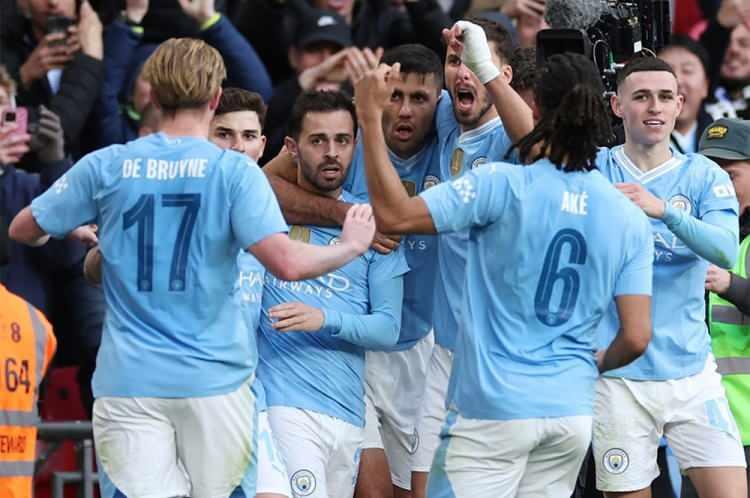 <p>2- Manchester City (İngiltere): 369 Puan</p>
