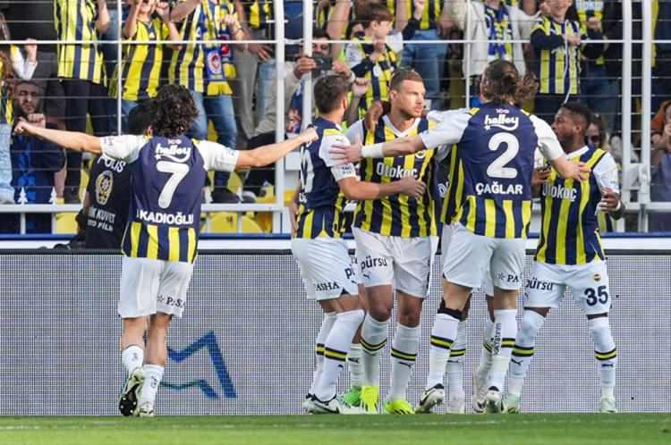 <p>30- Fenerbahçe (Türkiye): 203.5 Puan</p>