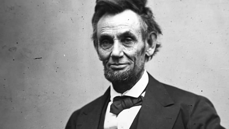 <p>Amerika Birleşik Devletleri`nin 16. Başkanı ve Cumhuriyetçi Parti`nin ilk başkanı olan Abraham Lincoln suikast sonucu öldürülen ilk ABD başkanı oldu.</p>
<p> </p>