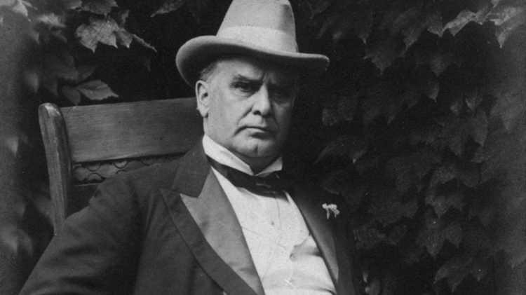 <p>William McKinley, Amerika Birleşik Devletleri`nin (1897-1901) 25. başkanıydı. 6 Eylül 1901, McKinley fuarında konuşma yaparken Leon Czolgosz, başkanın göğsüne ve karnına iki el ateş etti.</p>
<p> </p>