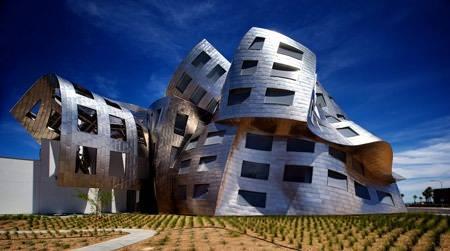 <p><span style="color:#B22222"><strong>LAS VEGAS, NEVADA'DAKI LOU RUVO BEYİN SAĞLIĞI MERKEZİ BİNASI </strong></span></p>
