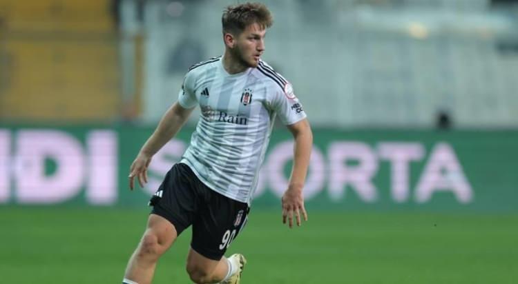 <p>Beşiktaş, Semih Kılıçsoy için Fulham'dan gelen 20 milyon euroluk teklifi reddetti.<br />
<br />
(FANATİK)</p>