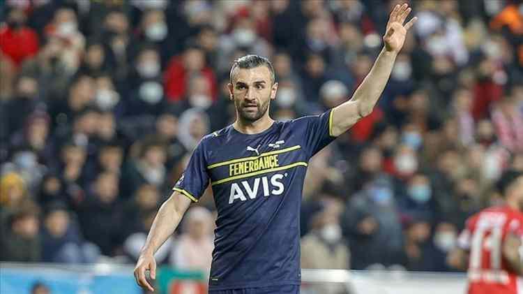 <p>Konyaspor, son olarak Fenerbahçe forması giyen Serdar Dursun'u transfer etmek istiyor.<br />
<br />
(SPORTS DİGİTALE)</p>