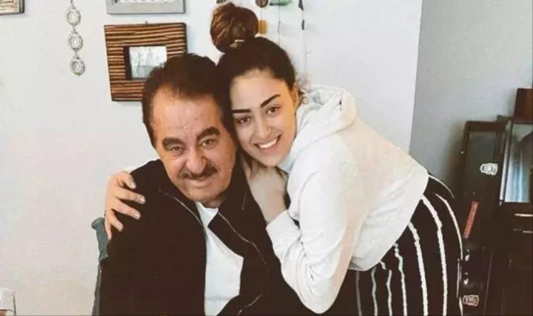 <p>Öte yandan sanatçının ameliyatı sırasında; mahkemelik olduğu büyük oğlu Ahmet Tatlıses dahil tüm çocukları hastane kapısında beklerken, bir tek Dilan Çıtak'ın olmaması dikkat çekti.</p>

<p> </p>
