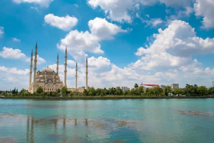 <p>ADANA</p>
<p>2.207.711 kişi</p>