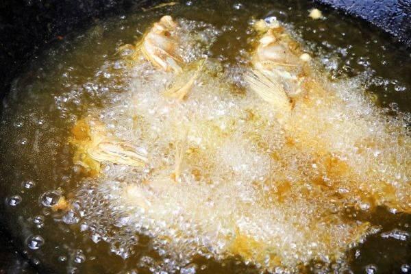 <p>Bu durum ise midenin onları parçalaması için fazla asit kullanması gerektiği anlamına gelir.</p>
<p> </p>