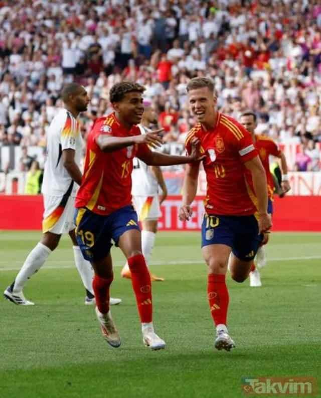 <p>Yamal'ın o zamanlar 20 yaşında olan Messi ile eşleştirildiğini belirten Monfort,<em><strong> "UNICEF, Lamine'nin ailesinin yaşadığı Mataro'daki Roca Fonda mahallesinde bir çekiliş yaptı. Camp Nou'da bir Barcelona oyuncusuyla fotoğraf çektirmek için çekilişe katıldılar. Ve çekilişi kazandılar."</strong></em> dedi. </p>
<p>Bir diğerinde Messi banyoda Yamal'la birlikte yerde otururken, üçüncüsünde ise Messi havluyla sarılmış Yamal'ı tutarken görülüyor.</p>