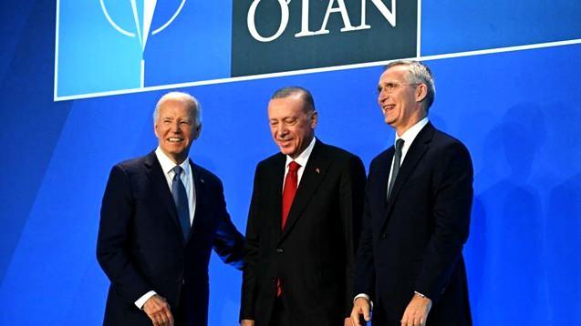 <p>Bugün zirve kapsamında Kuzey Atlantik Konseyi'nin ilk oturumu yapılacak. Türkiye'yi zirvede Cumhurbaşkanı Recep Tayyip Erdoğan temsil ediyor.</p>

<p> </p>
