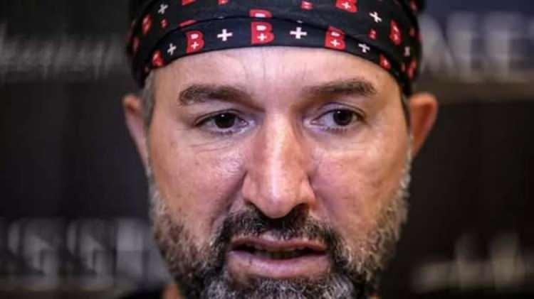 <p>Timur Cihantimur'un babası B&uuml;lent Cihantimur ise &uuml;nl&uuml; bir estetik cerrah. B&uuml;lent Cihantimur'dan skandal bir paylaşım geldi. Cihantimur yeniden program yapmaya başlayacağını duyurdu.</p>

<p>​</p>
