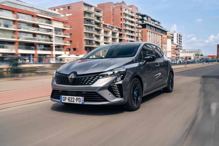 <p>- Renault Clio techno esprit alpine E-Tech full hybrid 145 hp: <strong>1.495.900 TL</strong></p>