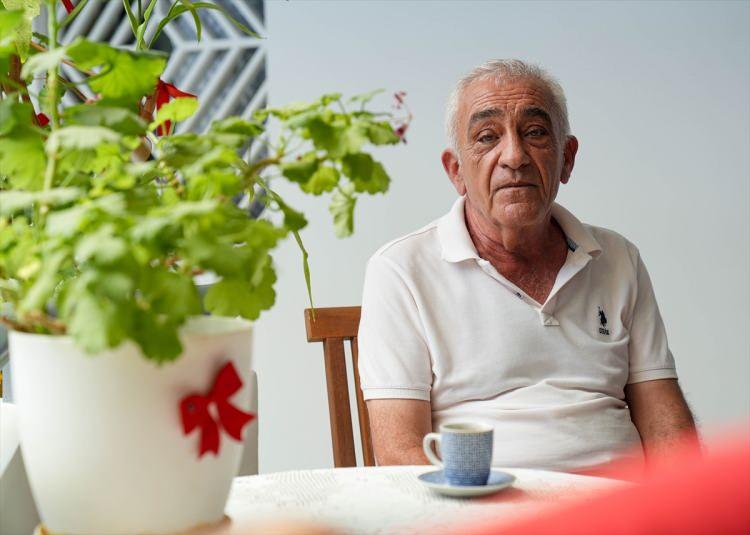 <p>Apartmanın 30 yıllık sakini Rahmi Sezgin de çocukları gibi gördükleri Çoban kardeşlerin güzel bir ortam sağladıklarını, yazlıktaki gibi avluda zaman geçirdiklerini anlattı.</p>