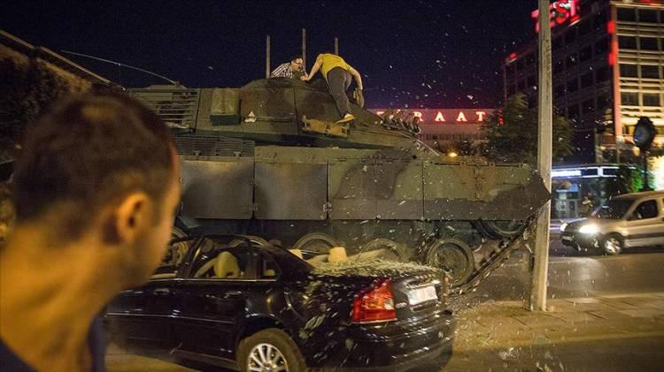 <p>Y&uuml;zde 25,1&rsquo;i &ouml;fkelendiğini, y&uuml;zde 11,2&rsquo;si korktuğunu / tedirgin olduğunu ve y&uuml;zde 5,1&rsquo;i ise ne yapacağını bilemediğini belirtiyor.</p>
