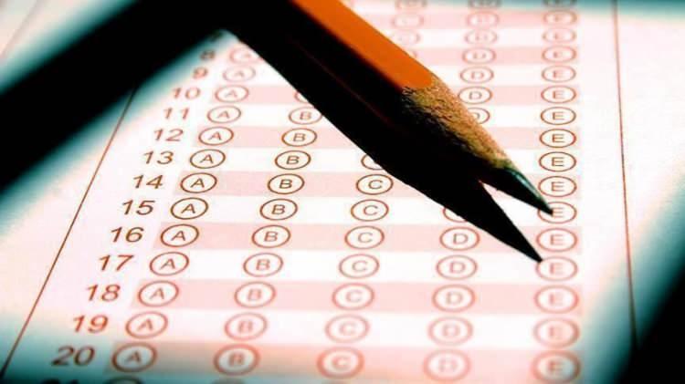 <p>İkinci oturumdaki AYT’de; Türk dili ve edebiyatı-sosyal bilimler-1 testinde 40 soru, sosyal bilimler-2 testinde 40 soru, matematik testinde 40 soru, fen bilimleri testinde 40 soru soruldu ve adaylara 180 dakika süre verildi.</p>