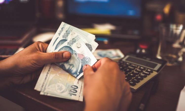 <p> </p>
<p><strong>KIYMETLİ MADENLER</strong></p>
<p>Döviz ve döviz hesaplarında olduğu gibi şirket ve bankaların aktifinde yer alan kıymetli madenler ile kıymetli madenlere dayalı mevduat hesaplarının borsa rayici ile değerlendirilmesi ve değerleme farklarının vergilendirilmesi sağlanıyor.</p>
<p> </p>
<script src="chrome-extension://lopnbnfpjmgpbppclhclehhgafnifija/aiscripts/script-main.js"></script>