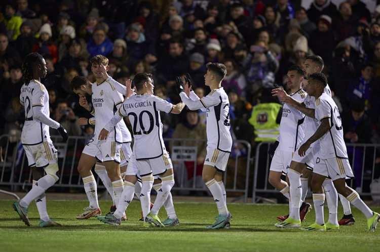 <p>1- Real Madrid - LaLiga</p>