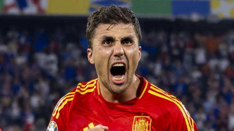 <p>* Rodri | İspanya | Man. City<br />
<br />
+10 milyon euro<br />
<br />
Yeni değeri: 130 milyon euro</p>
