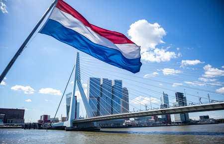 <p><span style="color:#B22222"><strong>7) HOLLANDA</strong></span></p>