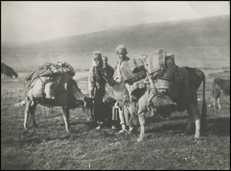 <p>Kutadgu: Kutlu, yararlı</p>