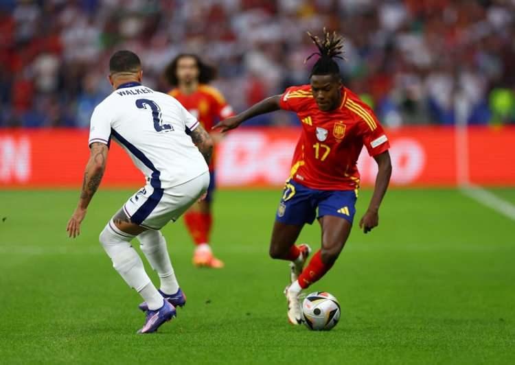 <p>EURO 2024'ü 2. bitiren İngiltere ise 24 milyon euro para ödülüne hak kazandı.</p>