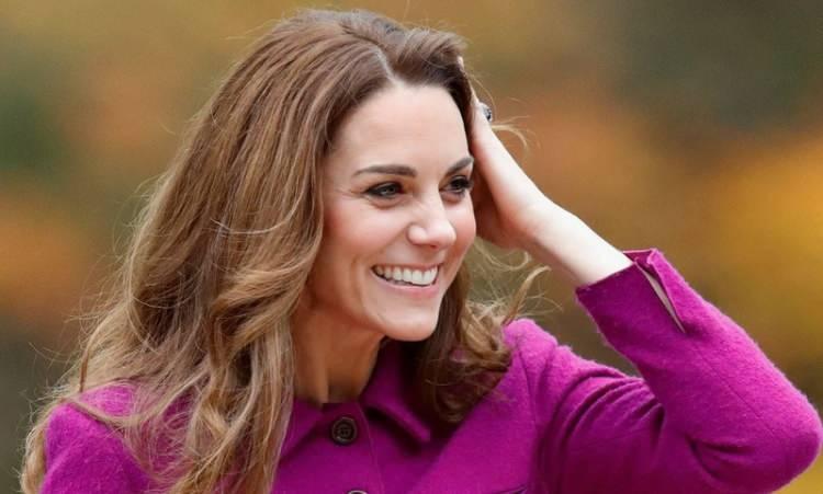 <p><strong>Galler Prensesinin son hali gündem oldu. Böylelikle Buckingham Sarayı’ndaki son dönemde çıkan spekülasyon ve komplo teorilerinin yerini Middleton'un görüntüleri aldı.</strong></p>