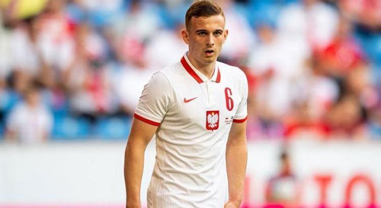 <p>Selçuk İnan yönetimindeki Gaziantep FK'nın transferde büyük bir sürprize imza atmaya hazırlandığı ortaya çıktı. Kırmızı-siyahlı ekibin, Brighton forması giyen Kacper Kozlowski ile ilgilendiği belirtildi.<br />
<br />
(Fabrizio Romano)</p>