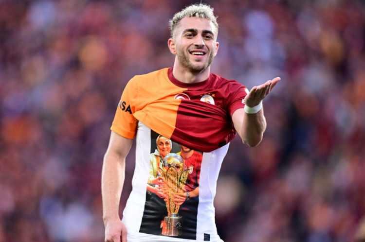 <p>Londra’da bulunan Barış’ın, Arsenal ve Tottenham ile görüşme yapacağı vurgulandı.<br />
<br />
Milli futbolcu ile, bu ekip dışında Liverpool, Manchester United, Aston Villa, Bournemouth ve Brighton’ın da ilgilendiği ifade edildi.<br />
<br />
(Hıtch)</p>