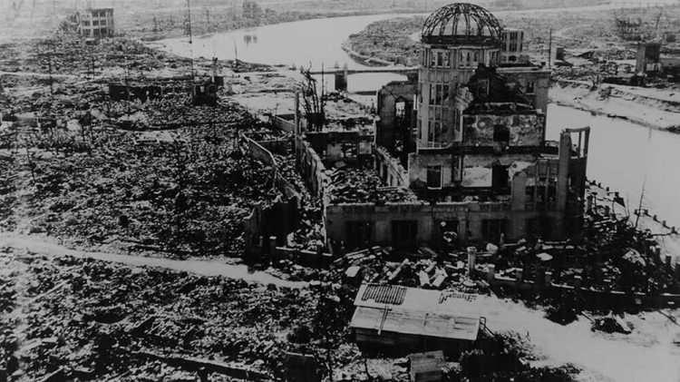 <p>Bir diğer vahşette ise, frengiye yakalanan adamlar daha sonra hastalığın nasıl bulaştığını görmek amacıyla diğer mahkumlara tecavüz etmeye zorlandı.</p>
<p>Kadınlar bu deneylerde kullanılmak üzere zorla hamile bırakılıyordu. 731. Ünite'de bebekler doğmuş olmasına rağmen hiçbiri hayatta kalamadı.</p>
<p>Savaşın sonunda Japonya teslim olduğunda hayatta olan yüzlerce esir, imparatorluk ordusunun suçlarını örtbas etmeye çalışması sonucu katledildi ve gömüldü.</p>