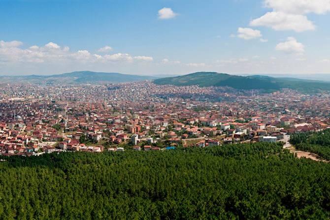 <p>Sultanbeyli'de hava sıcaklığı 26, hissedilen sıcaklık 29,4, nem oranı ise yüzde 89 olarak ölçüldü.</p>