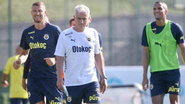 <p>Süper Lig devi Fenerbahçe, hazırlıklarını Avusturya'da devam ediyor. </p>
