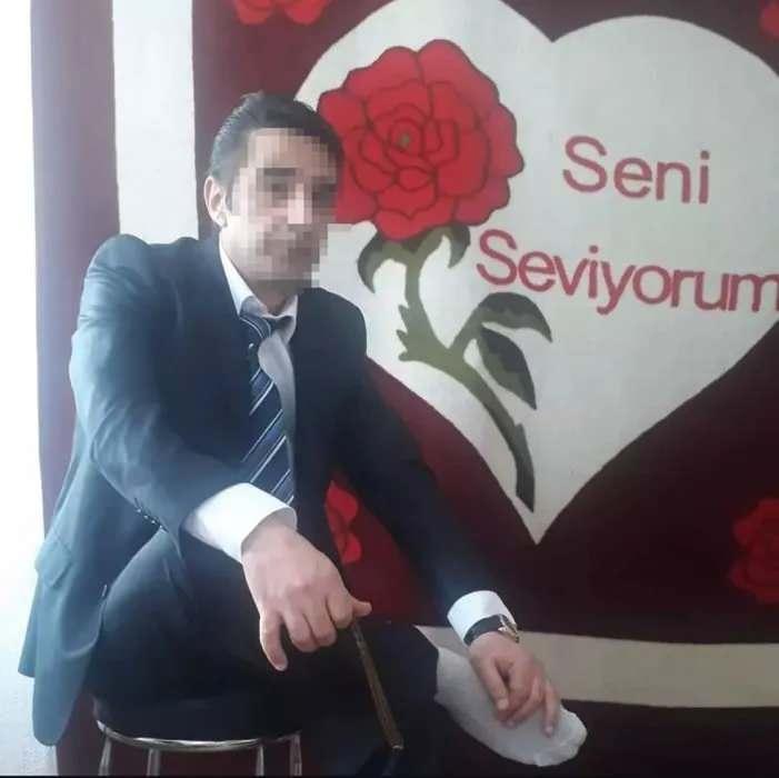 <p>İddiaya göre; önce cesedi evindeki derin dondurucunun içine koydu, daha sonra da evdeki ekmek bıçağı ile tuvalette cesedi parçalara ayırdı. Cani genç kızın cesedini çöp poşetleriyle birkaç gün boyunca parça parça inşaat alanındaki boşluğa attı. 2007'de işlediği bir cinayetten cezaevine girdiği ve 2021'de çıktığı iddia edilen Katil zanlısı Dağlı'nın adliyeye sevk edildi.</p>

<p> </p>
