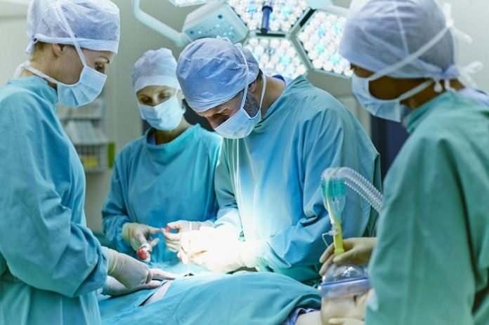 <p>"Genelde yavaş büyürler fakat devasa büyüklüğe de bu şekilde ulaşabiliyorlar. Bütün kadınların belli aralıklarla, örneğin yılda bir kez olacak şekilde bir kadın doğum uzmanı tarafından muayene edilmesini öneriyoruz."</p>
<p> </p>