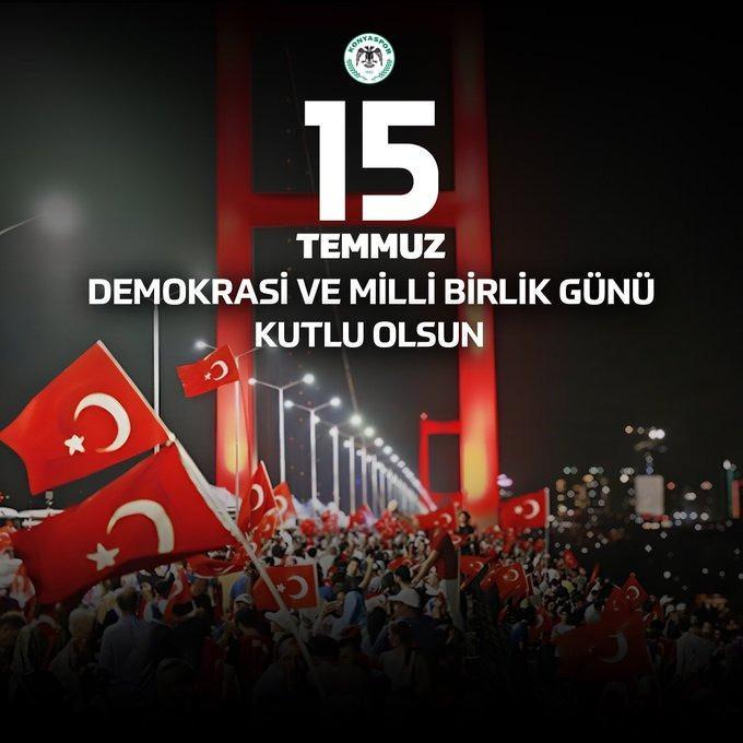 <p>Konyaspor: Hain darbe girişiminde canları pahasına vatanımızı savunan aziz şehitlerimize Allah'tan rahmet diler, kahraman milletimizin #15Temmuz Demokrasi ve Milli Birlik Günü'nü kutlarız.</p>
