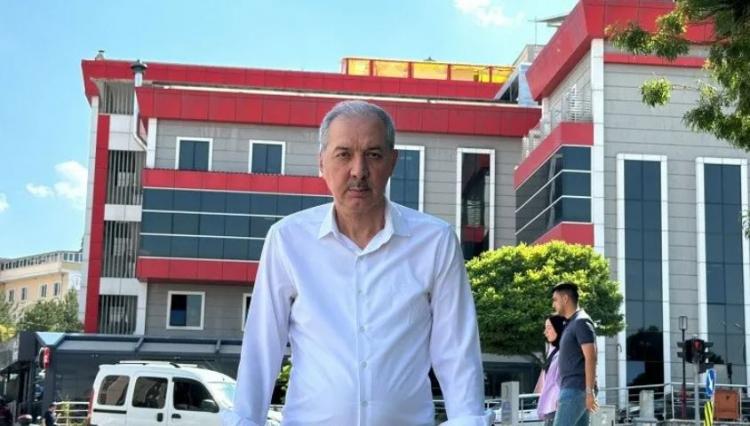 <p><strong>Tabii bu rahatsızlıklar benim bağırsakları ve diğer yerleri bozmuş. Şu an hala yürümekte de güçlü çekiyorum.</strong></p>
