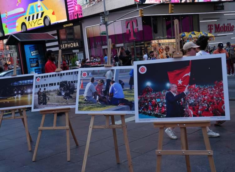 <p>Tuncel, 15 Temmuz gecesinde, Türk halkının birlik ve beraberlik içinde demokrasiye sahip çıktığını ve darbecilere karşı büyük bir destan yazdığını belirterek, "ABD'deki Türk toplumu olarak, vatanımızın her zaman yanındayız. Birlik ve beraberlik içinde, her türlü dezenformasyona rağmen Türkiye ve ABD'nin müttefiklik ilişkisinin güçlenmesi için çalışmaya devam edeceğiz. 15 Temmuz ruhunu yaşatmak ve gelecek nesillere aktarmak en önemli görevlerimizdendir." diye konuştu.​​​​​​​</p>
