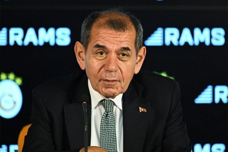 <p><strong>- GALATASARAY</strong><br />
<br />
Üçüncü sırada yer alan Galatasaray, 75 kez disiplin talimatlarına aykırılıktan 49 ceza yedi. Başkan Dursun Özbek'e 6 defa hakemler hakkında sportmenliğe aykırı açıklamalardan 1 milyon 129 bin TL ceza uygulandı. Sarı-kırmızılı kulübe; 6 kez resmi internet sitesinde hakem ve görevliler hakkında açıklamalardan 2 milyon 200 bin TL, 11 defa çirkin ve kötü tezahürat nedeniyle 3 milyon 600 Bin TL, 5 defa merdiven boşluklarının boş bırakılmamasından 750 bin TL, 12 kez saha olayları nedeniyle 1 milyon 512 bin TL, belgelerin haksız kullanımı sebebiyle 195 bin TL, yayın talimatına aykırı eylemden 150 bin TL, yönetici Erden Timur'a sportmenliğe aykırı hareket ve hakem hakkında açıklamalardan 100 bin TL, sporcu Günay Güvenç'e müsabaka hakemine hakaretten 26 bin TL, 2 kez sportif ekipman talimatına aykırılıktan 224 bin TL, stadyuma usulsüz seyirci almaktan 240 bin TL, antrenör Serhat Doğan'a rakip takım mensubuna hakaretten 19 bin 500 TL, sporcu Mauro İcardi'ye rakip takım taraftarlarına yönelik hakaret nedeniyle 19 bin 500 TL olmak üzere toplam 10 milyon 164 bin TL ceza verildi. Sarı-kırmızılı kulüp 2022-2023 sezonunda 4 milyon 8 bin TL ceza yemişti.</p>