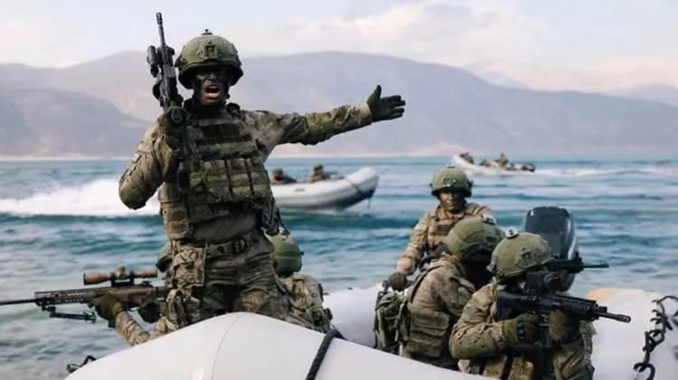 <p>Türkiye'de erişilebilir askeri kadro: <strong><em>41 milyon</em></strong></p>
<p>Yunanistan'da erişilebilir askeri kadro: <strong><em>5 milyon</em></strong></p>