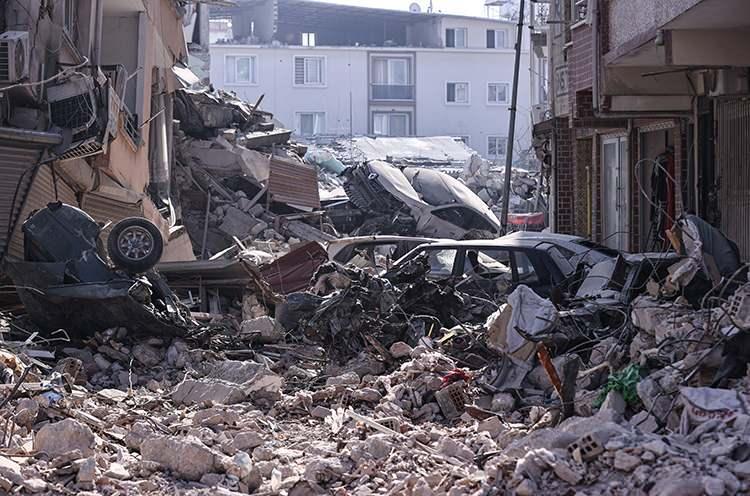 <p>Giresun'un Espiye ilçesinde dün saat 12.23'te bir deprem oldu. Depremin büyüklüğünü Kandilli Rasathanesi 3.9., AFAD ise 3.6 olarak duyurdu.</p>
<p> </p>