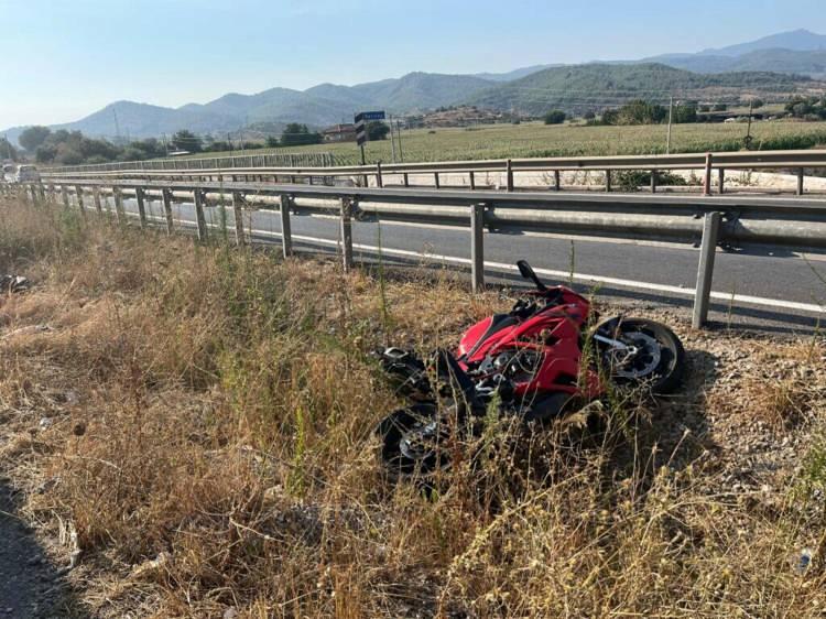 <p>Muğla'nın Milas ilçesinde Söke-Milas kara yolunda Rusya vatandaşı motosiklet tutkunu sosyal medya fenomeni Tatiana Ozolina, dünya turu kapsamında temmuz ayının ikinci haftasında Türkiye'ye giriş yaptı. </p>
