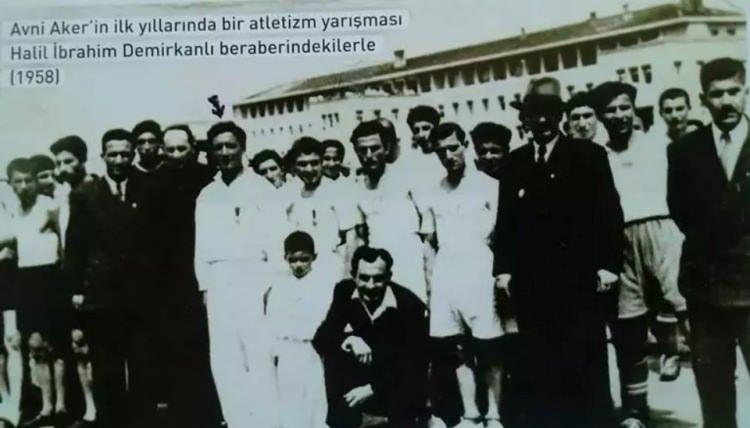 <p><strong>Okul çıkışlarında başladığı spor hayatı, onun atletizmde 10 bin metre yarışlarına kadar ilerlemesini sağladı.</strong></p>

<p> </p>
